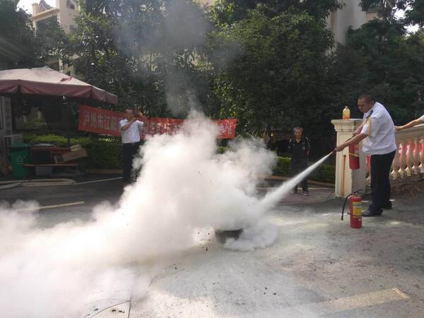 四川:泸州市江阳区华阳街道华宜社区 开展安全