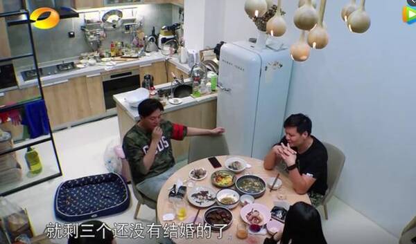 朱雨辰脸变这样?四十岁背后原因让人心酸,网友