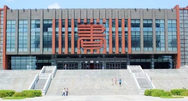 这里会让大庆的青少年校外活动更精彩,用我们的双手共同托起明天的