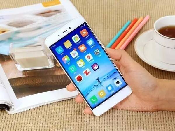 小米Max 3提前上手:AI双摄柔光自拍 王者荣耀刺