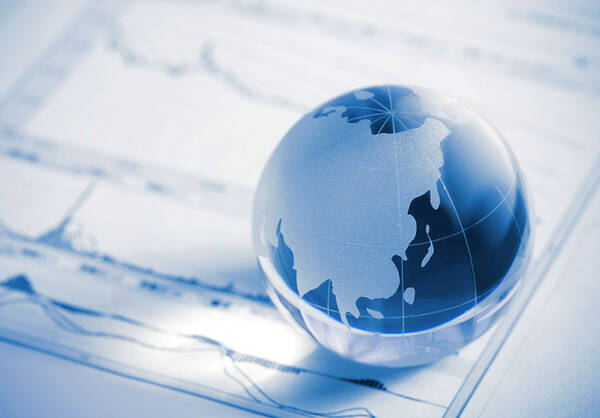 央行发布资管新规执行通知:公募可投部分非标