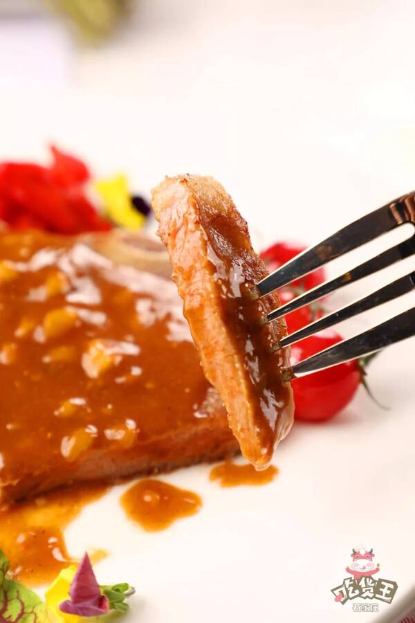 淋上自制的琥珀酱,瞬间食欲大开!