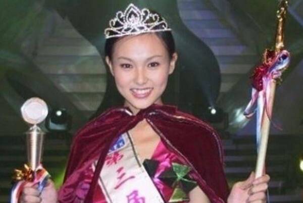 女星刚出道时长相,唐嫣有点丑,刘诗诗胖,只有她