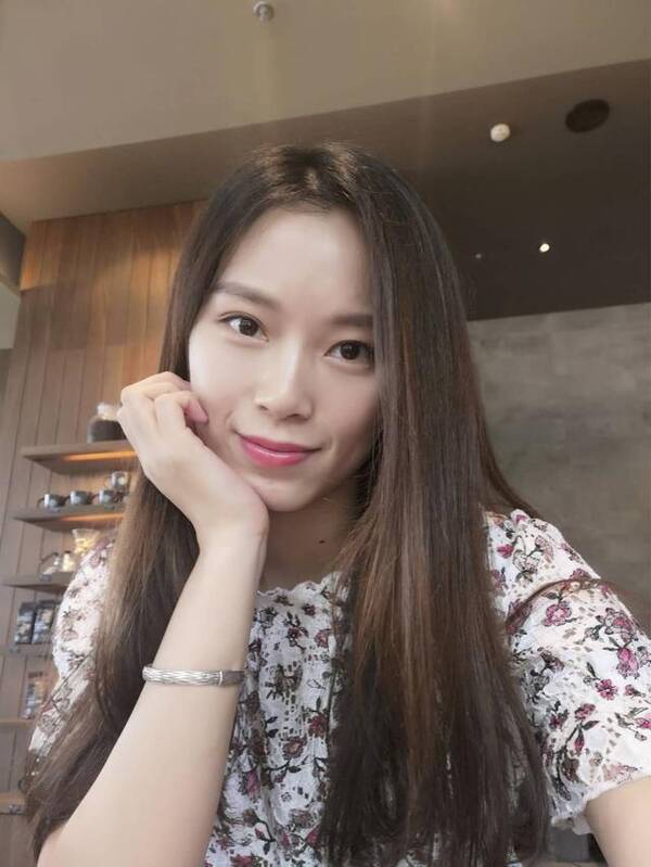华为nova3逆天的海报级表情,连糙自拍也按捺不把头包汉子做成像怎么图片