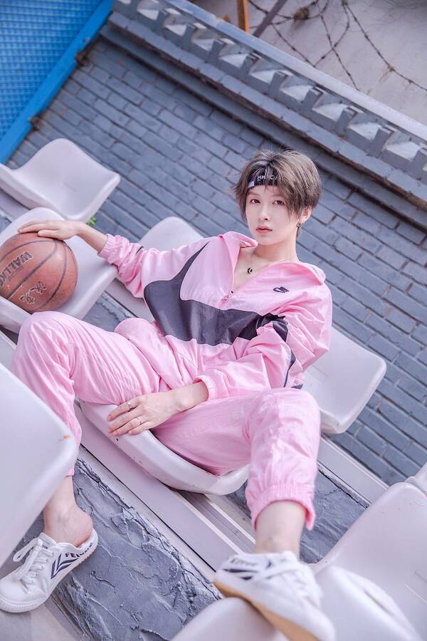 《甜蜜暴击》热血上线 奶凶李萌萌威胁新生鹿