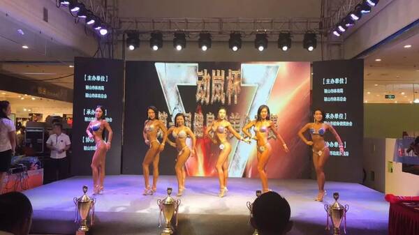 午播钢都 | 鞍山38岁辣妈比基尼装美呆了!她坚