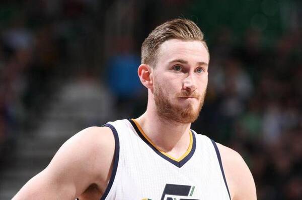 球鞋市场大牌云集,伦纳德恩比德领衔,中国品牌