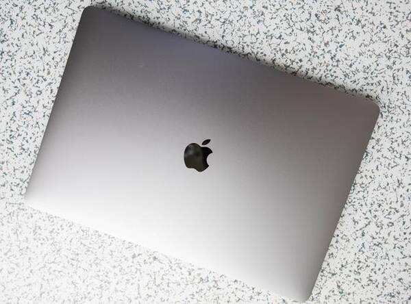 2018版Macbook Pro 15国行版开箱,性能怪兽!