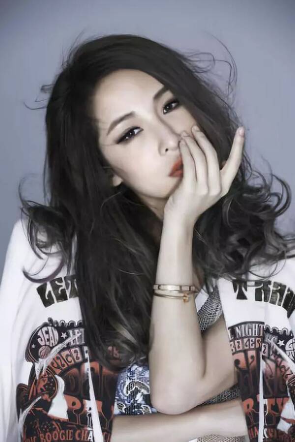 蔡徐坤赵丽颖要合作?某小花炒作自己被潜规则