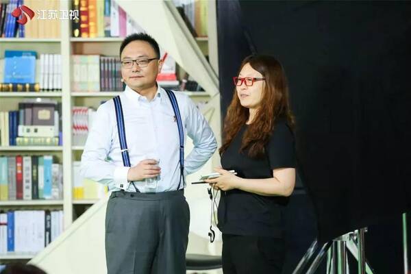 《知识就是力量》今晚首秀,看罗振宇探讨怎样