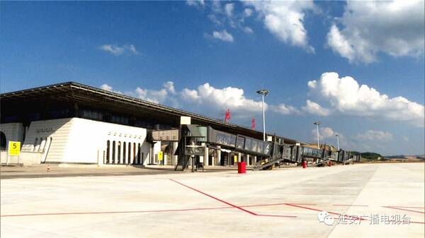 延安南泥湾机场开始正式校飞