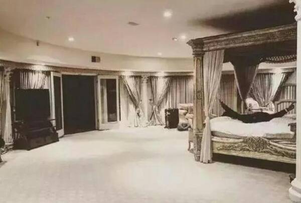 鹿晗黄子韬卧室显大气!关晓彤很学霸郑爽真随