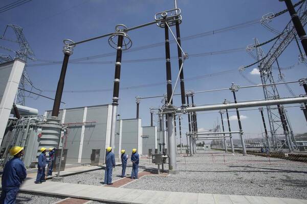 中国干啥大事了?创世界记录造福全人类,美国: