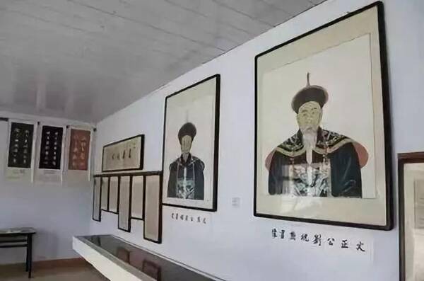 他是纪晓岚的老师,还是一位优秀的宰相,75岁时