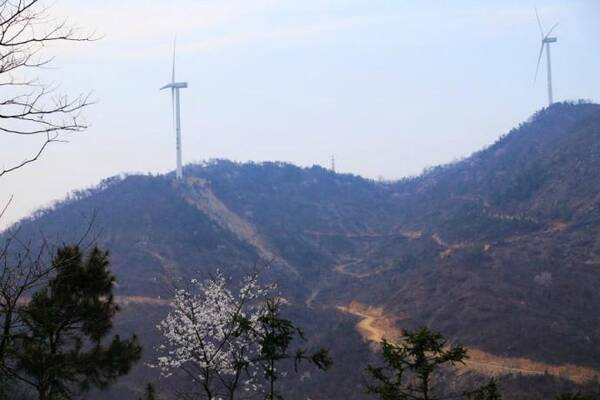 龙潭湖风景区:位于湖北省孝感市大悟县芳畈镇悟峰境内.