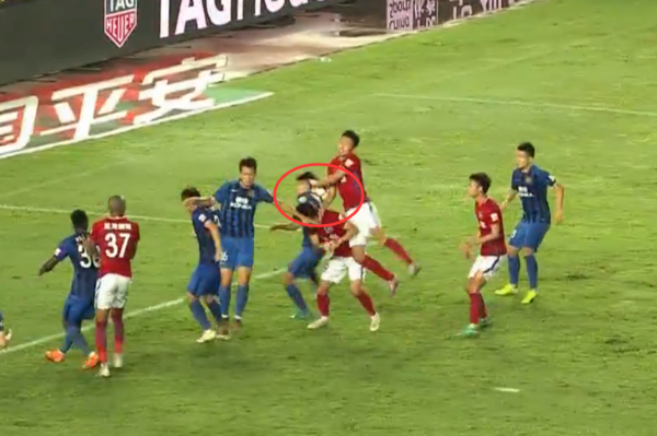 中超神奇一幕:比赛101分钟结束+红牌+VAR让