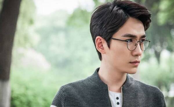 他是粉丝们心目中的男神,内向却温柔,他演的镇