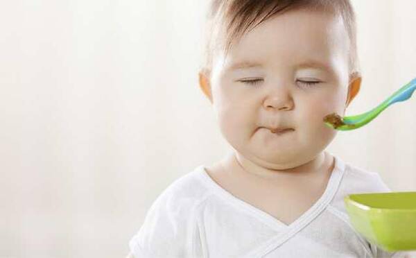 育儿知识:1岁前宝宝辅食里这5种食物不吃,特别