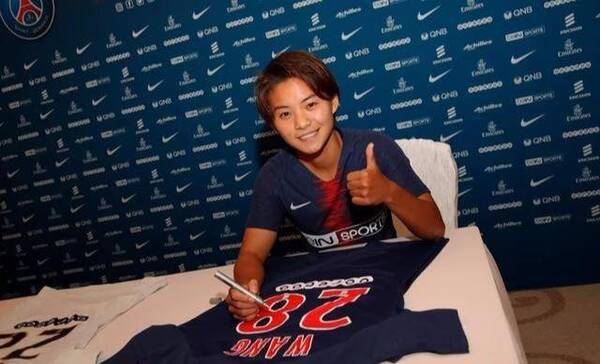 只为圆梦!王霜在巴黎年薪不及国内一半,不顾父