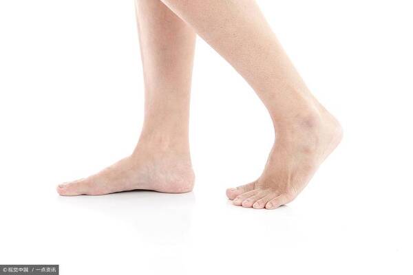 青年男子参军因扁平足被拒,扁平足是怎么引起的?