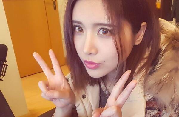 V封面人物再次更换,旭旭宝宝依旧C位,冯提莫终