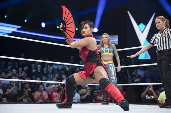 她是WWE唯一的中国女选手，曾获武术冠军!想要击败明日华……