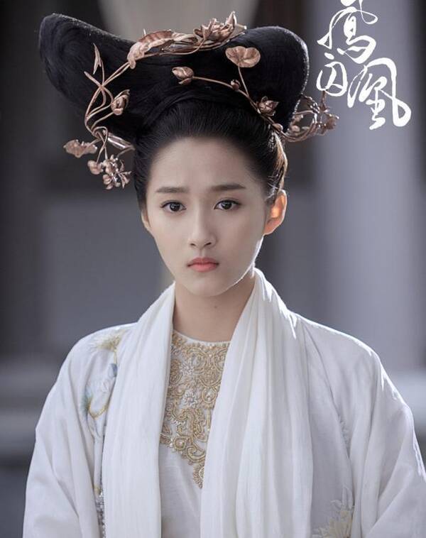 关晓彤古装图片大全图片