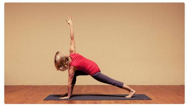 绿瘦健身:瑜伽每天必练8个动作,这几个动作让