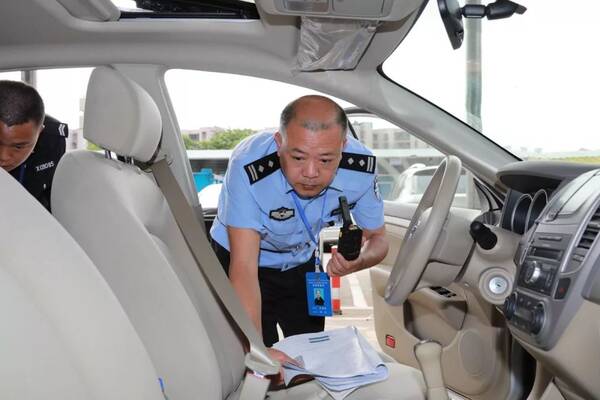 私家车如何变身网约车?柳州交警来支招