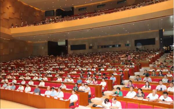 1800人,2个日夜,200多个专题报告,共话行业绿