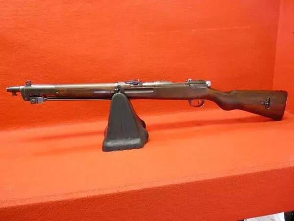 楚云飞一枪爆头叛徒，和尚给他的这把贵族步枪来头可不一般