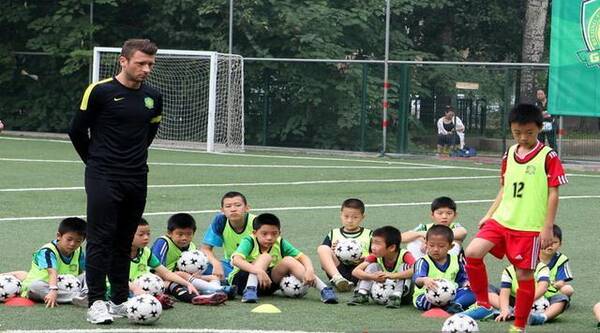 名记:中国足协挖走国安马季奇!一位为中国足球