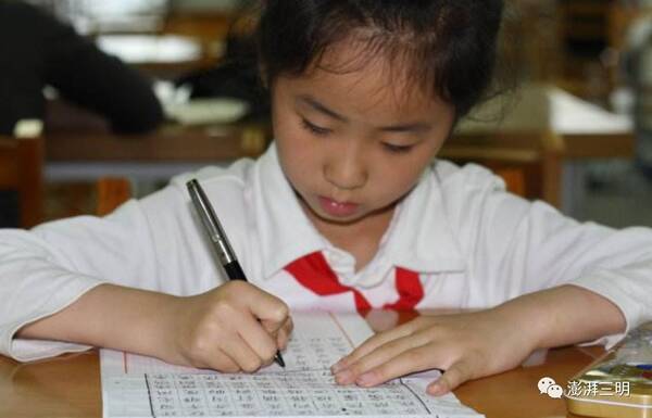 学霸逼10岁女儿每天写4篇有质量的作文,写不完