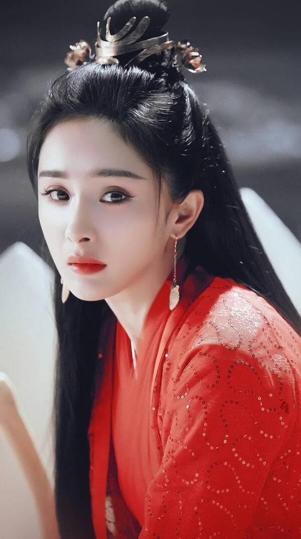 红衣古装女神:杨紫鞠婧祎热巴杨幂李一桐张天爱,谁是你的最爱?
