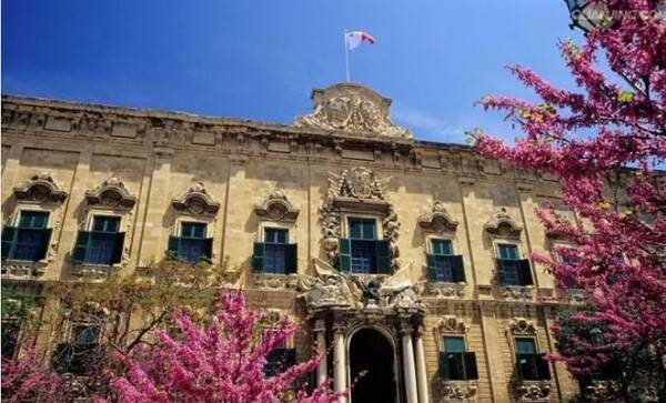 税务局终于对娱乐圈动手了,目前这个小国还是