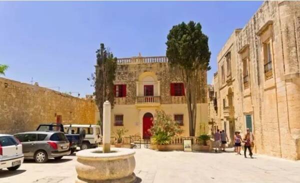 税务局终于对娱乐圈动手了,目前这个小国还是