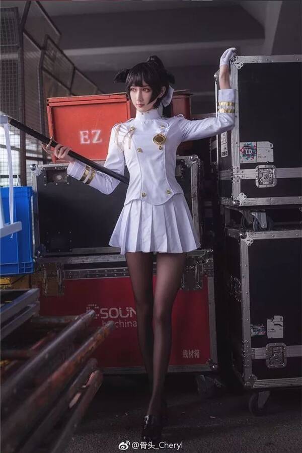 [COS] 黑丝大长腿!碧蓝航线 高雄 爱宕 Cospla