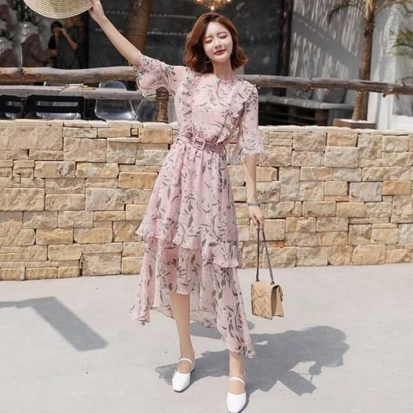 印花连衣裙配什么鞋子才chic,这几款穿搭可以参