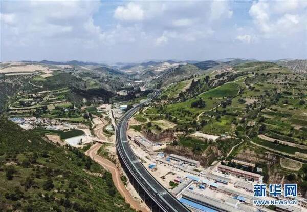 吴起到定边高速公路即将开通,一组航拍图太漂