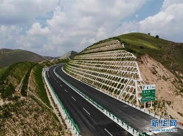 吴起到定边高速公路即将开通,一组航拍图太漂