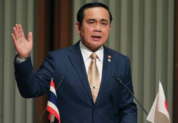 尴尬了,英拉现身迪拜,巴育要继续送信要求遣返