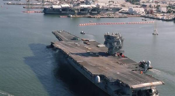 美国海军这次真是头大了!一款退役航母将拆15