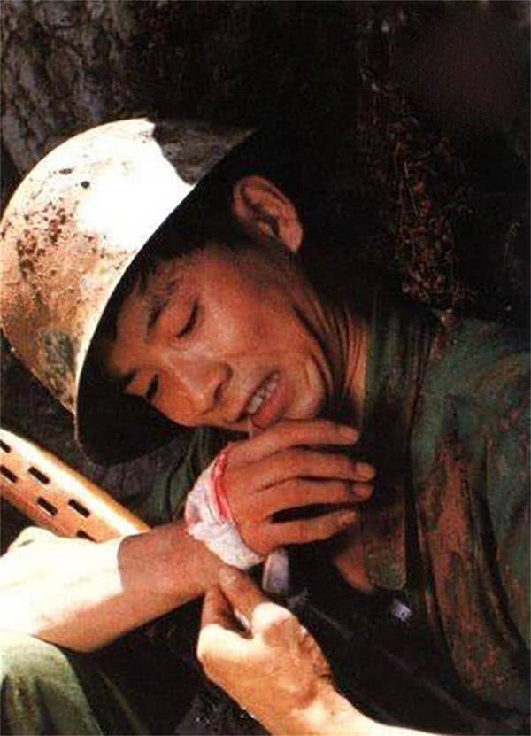 这个解放军狙击手被称为老山第一杀手,用31颗