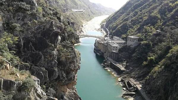 在汉水之源遥望长江遥望历史