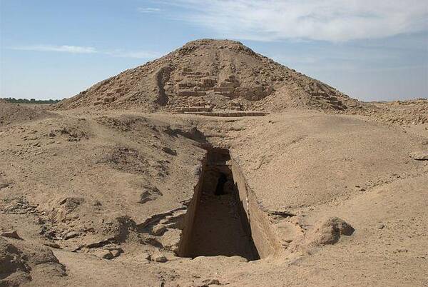 努比亚金字塔,古埃及繁荣的证明,传说仍有木乃
