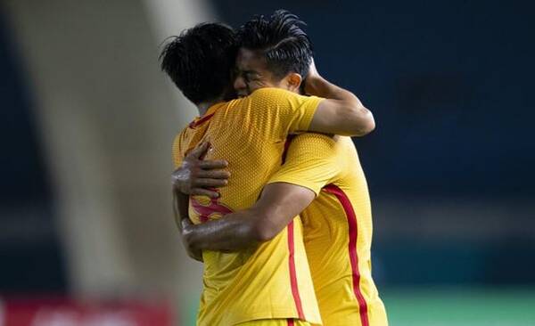 怒了?叙利亚球员亚运会再现打脸动作,刘奕鸣终