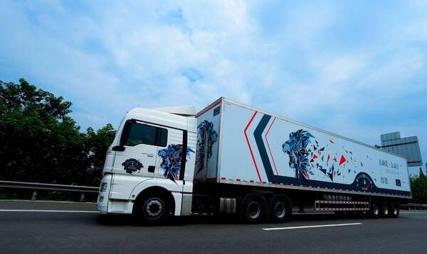 节油、公益两不误,曼恩高效牵引车省油skr人!