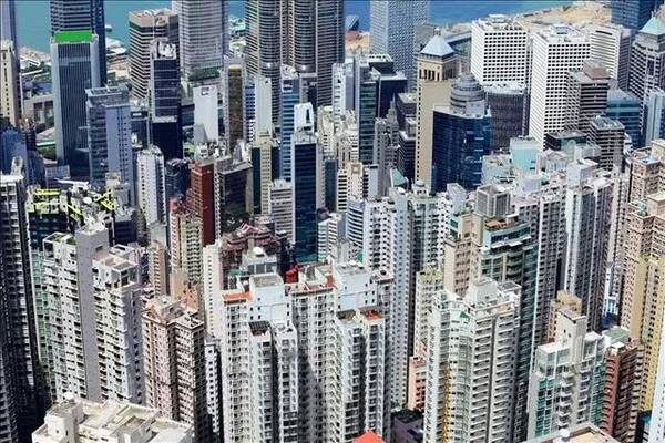 他在香港拥有15645套住房，被减税1亿！身份刚刚曝光