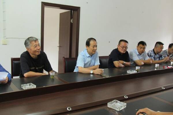 市政协到开阳县禾丰乡视察农民专业合作社发展