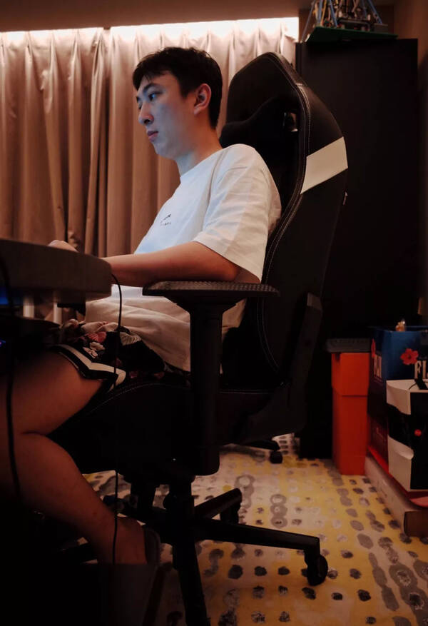 魔块日报丨王思聪加入IG战队打职业比赛 投资